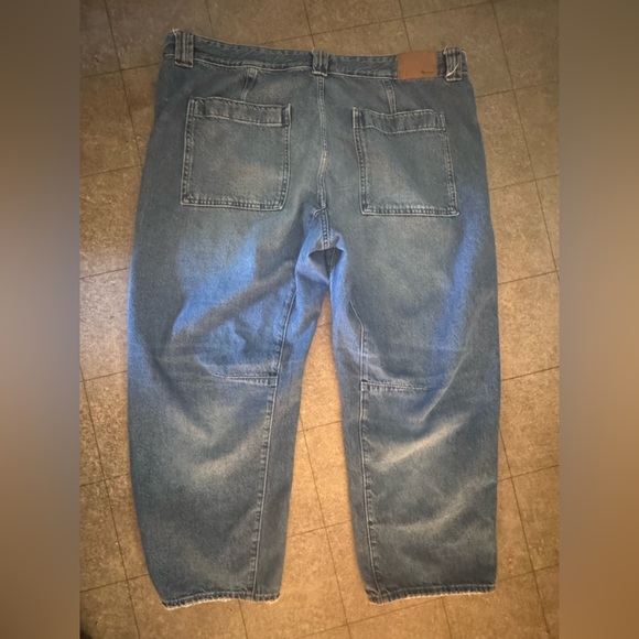 Madewell The Darted Barrel- Leg Jean 33 Wide Leg Medium Wash Denim - Picture 5 of 9